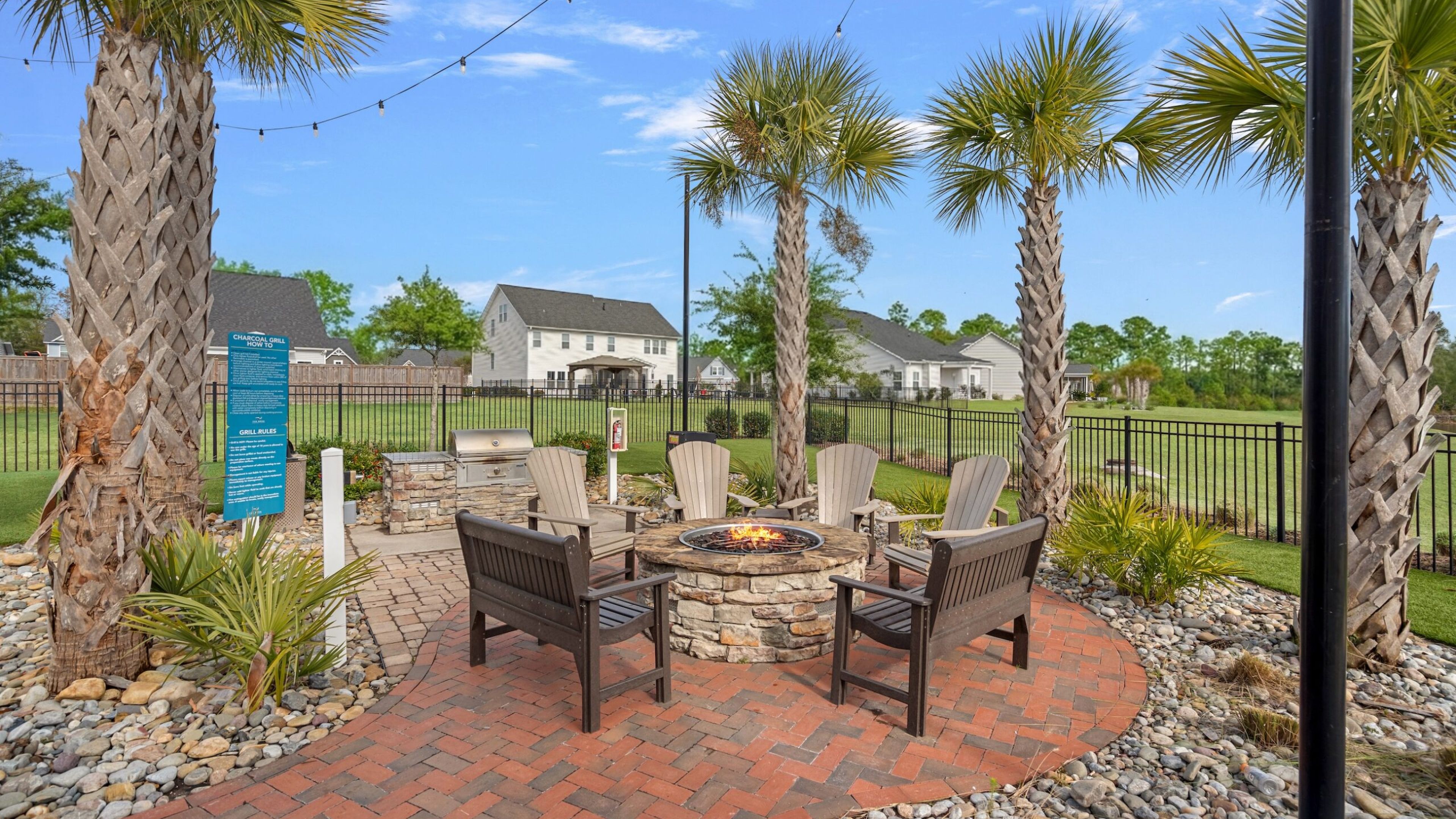 Hawthorne at the Bend exterior of apartments building in front of green grass